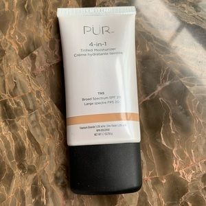 PUR Tinted Moisturizer